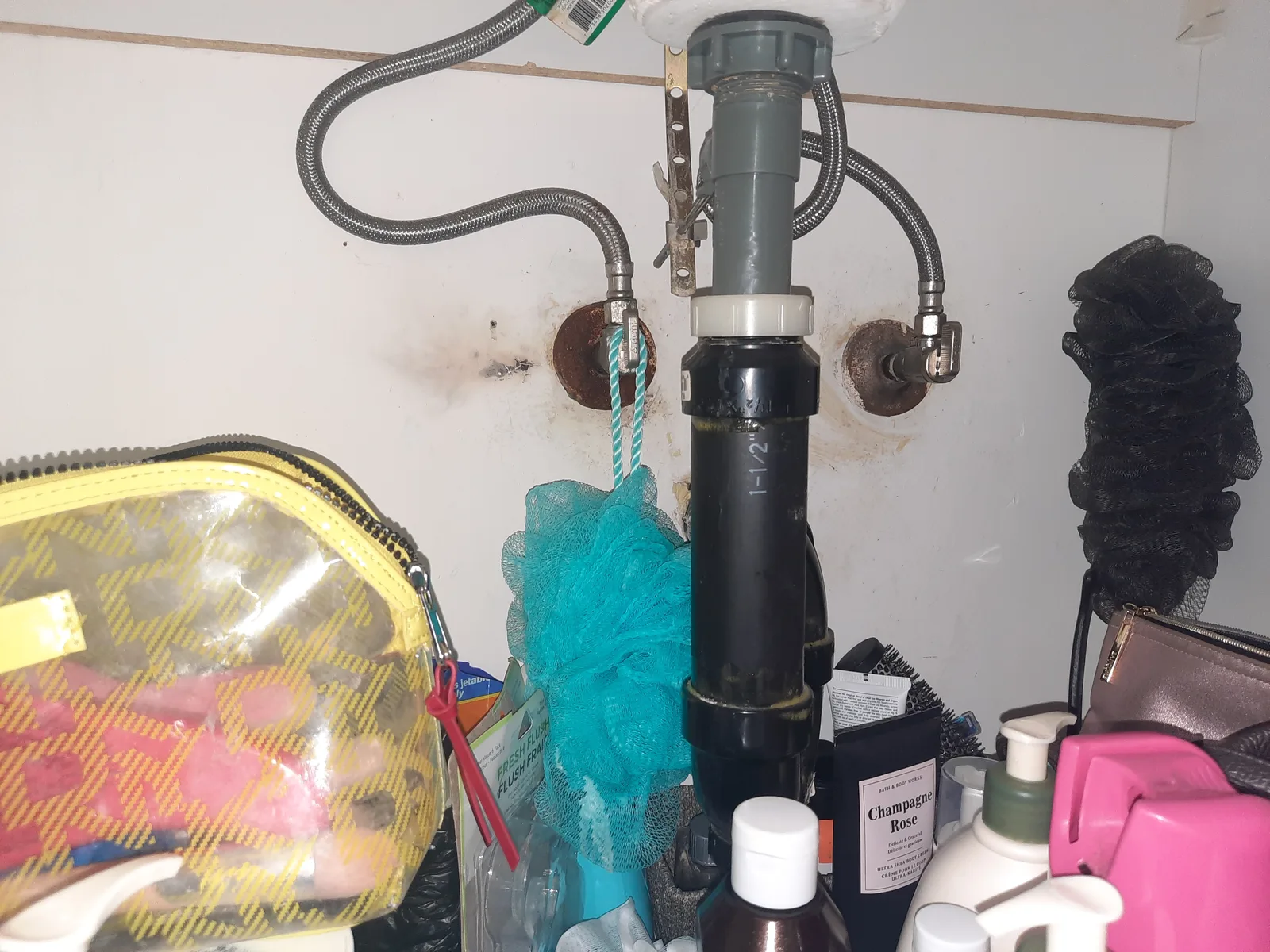 Sink supply and drainage components reviewed during inspection